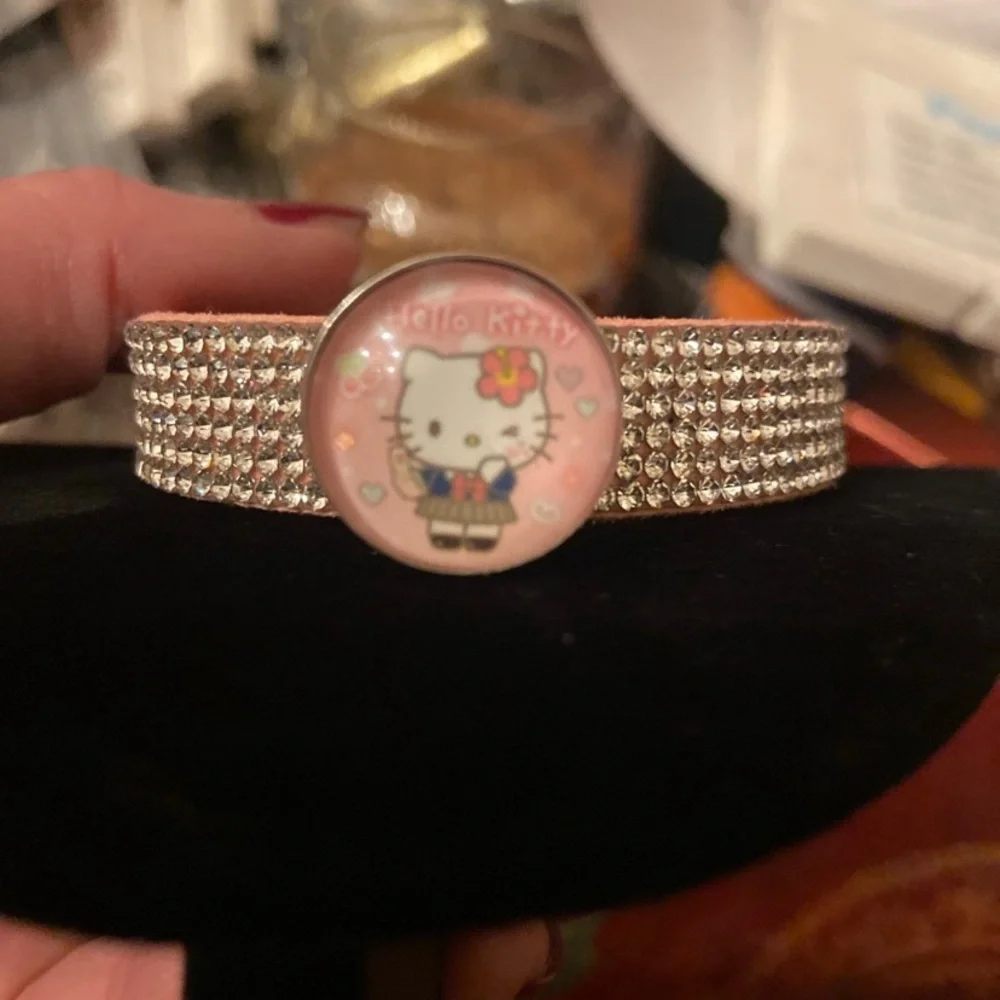 Hello Kitty Bling Snap Button Bracelet - Picture 7 of 8